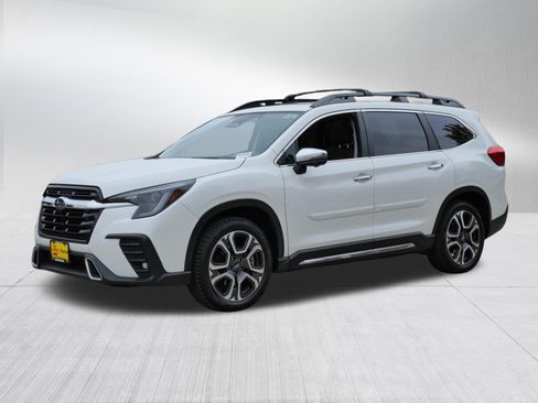 Used 2023 Subaru Ascent Touring AWD/4WD image 3