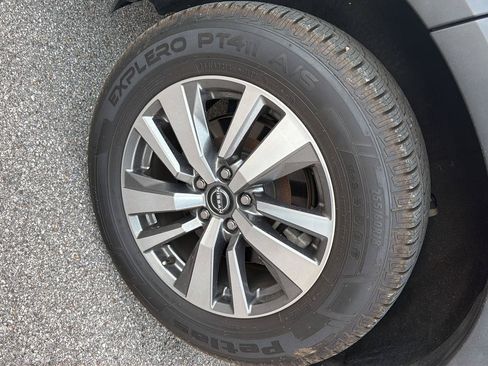 Used 2022 Nissan Pathfinder SL FWD image 22