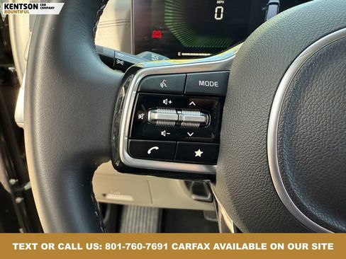 Used 2025 Kia Carnival image 19