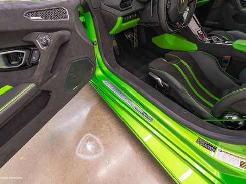 Used 2024 Lamborghini Huracan Tecnica RWD image 30