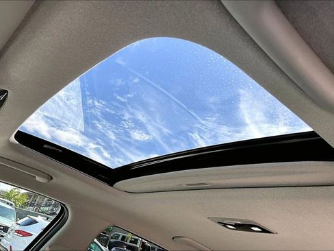 Certified 2025 Kia Niro EX Touring FWD image 12