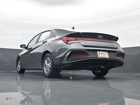 New 2026 Hyundai Elantra SE FWD image 22
