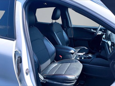 Used 2023 Ford Escape ST-Line w/ Tech Pack #1 AWD/4WD image 7
