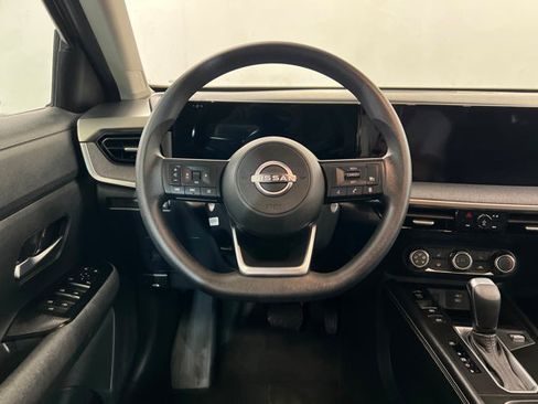 Used 2025 Nissan Kicks SV w/ SV Premium Package AWD/4WD image 12