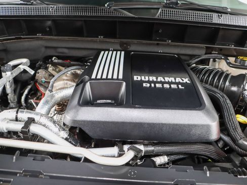 Used 2023 Chevrolet Silverado 1500 RST AWD/4WD image 30