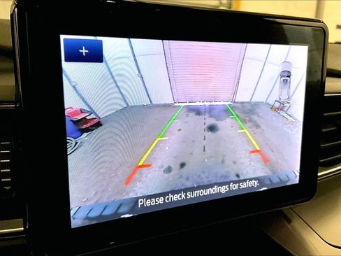 Certified 2022 Ford Explorer XLT w/ Equipment Group 202A image 20