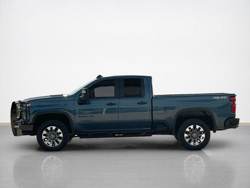 Used 2024 Chevrolet Silverado 2500 Custom w/ Custom Value Package image 4