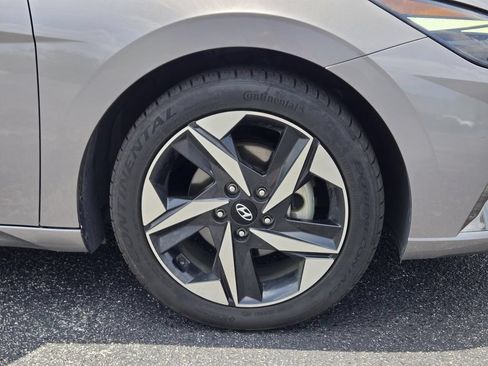 Certified 2023 Hyundai Elantra Limited FWD image 3