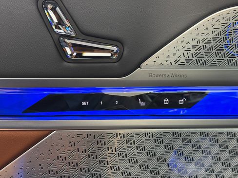 Used 2023 BMW i7 xDrive60 w/ Executive Package 2 image 18