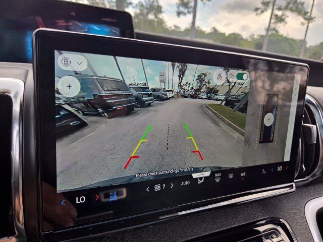 Used 2025 Ford Expedition Tremor AWD/4WD image 28
