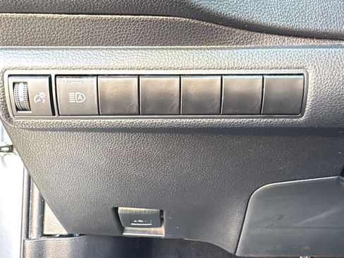 Used 2023 Toyota Corolla LE image 9