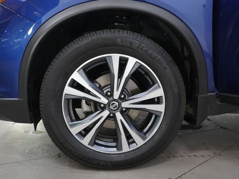 Used 2019 Nissan Rogue SV w/ Sun & Sound Touring Package AWD/4WD image 31