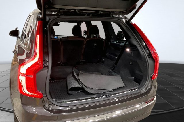 Certified 2024 Volvo XC90 B5 Plus w/ Protection Package AWD/4WD image 7