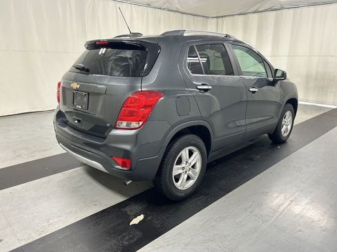 Used 2017 Chevrolet Trax LT w/ LT Convenience Package AWD/4WD image 2
