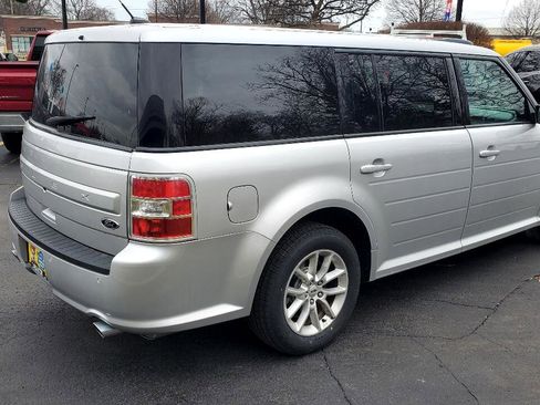 Used 2019 Ford Flex SE image 5