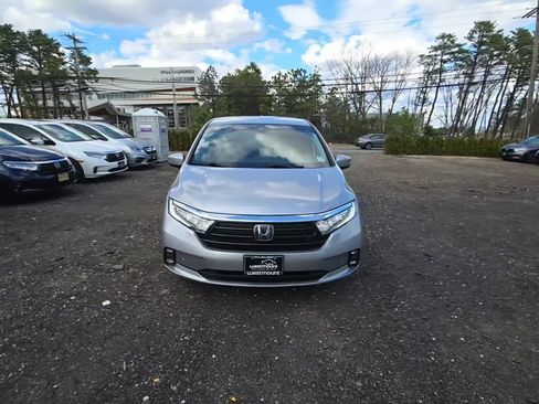 Certified 2024 Honda Odyssey Touring image 2