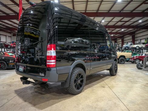 Used 2016 Freightliner Sprinter 2500 image 8