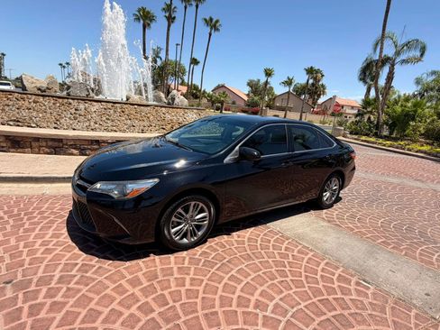 Used 2017 Toyota Camry SE FWD image 17