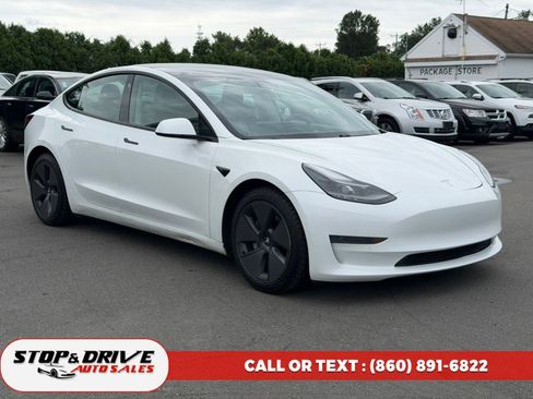 Used 2021 Tesla Model 3 Standard Range Plus RWD image 3