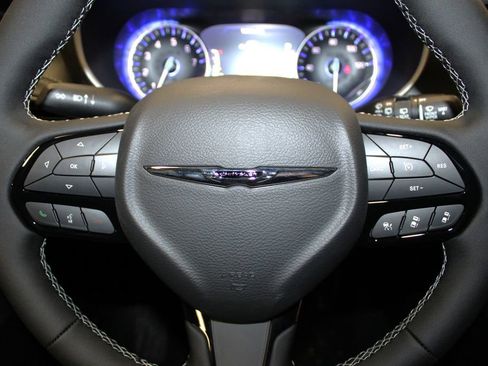 New 2026 Chrysler Pacifica Select image 11