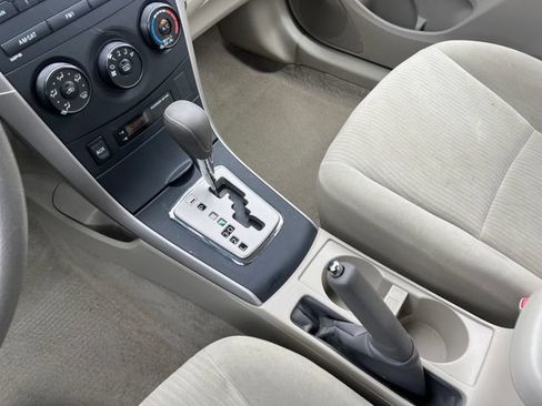 Used 2010 Toyota Corolla LE FWD image 24