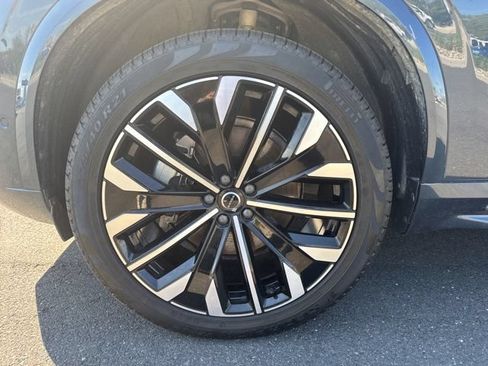 Certified 2025 Volvo XC90 B6 Plus AWD/4WD image 9