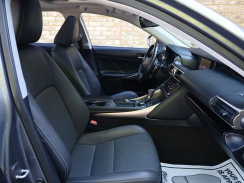 Used 2019 Lexus IS 300 image 28