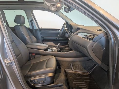 Used 2017 BMW X3 xDrive28i image 31