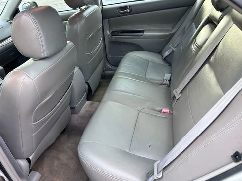 Used 2005 Toyota Camry LE image 25