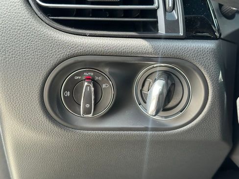 Certified 2026 Porsche Macan Turbo AWD/4WD image 35