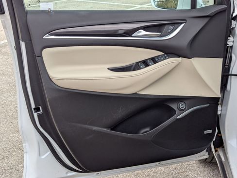 Used 2020 Buick Enclave Essence w/ Sound and Sites Package image 11