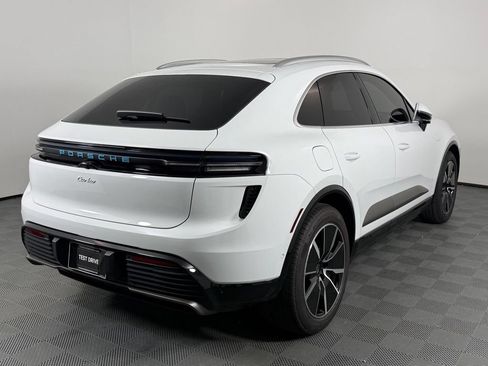 Certified 2025 Porsche Macan Turbo Electric AWD/4WD image 6