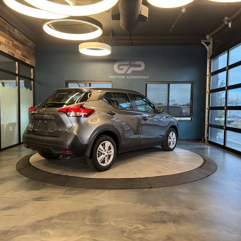 Used 2020 Nissan Kicks S FWD image 3