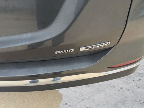 Used 2018 Chevrolet Equinox Premier image 33