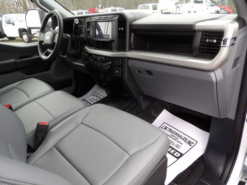 Used 2024 Ford F550 image 52