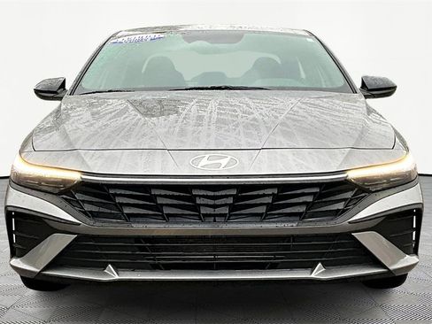 Certified 2025 Hyundai Elantra Sport image 3
