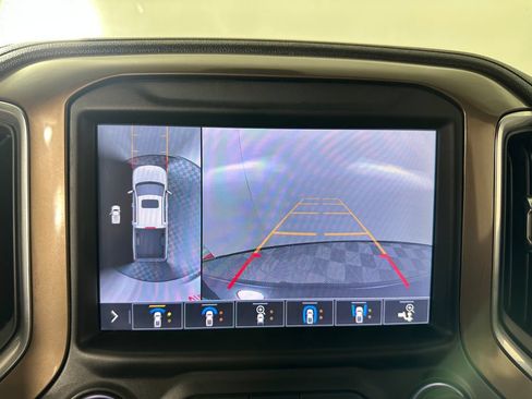 Used 2019 Chevrolet Silverado 1500 High Country w/ High Country Premium Package AWD/4WD image 32