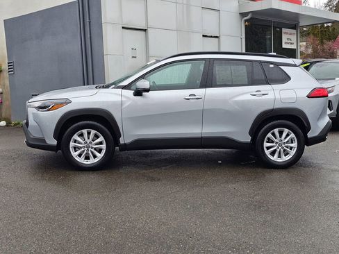 Certified 2022 Toyota Corolla Cross LE image 4