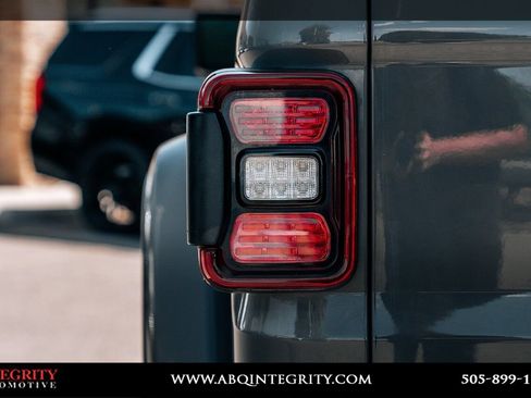 Used 2020 Jeep Gladiator Mojave AWD/4WD image 16
