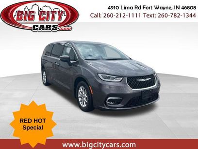 Used 2023 Chrysler Pacifica Touring-L