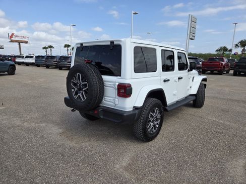 New 2026 Jeep Wrangler Unlimited Sahara AWD/4WD image 7