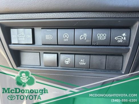 Used 2022 Toyota Tundra Platinum image 5