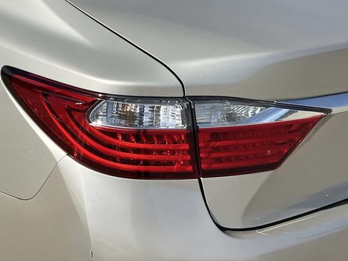 Used 2015 Lexus ES 350 image 10