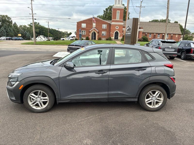 Used 2023 Hyundai Kona SE w/ Cargo Package AWD/4WD image 2