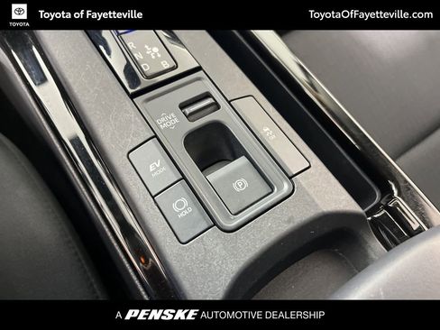 Used 2024 Toyota Prius LE image 31