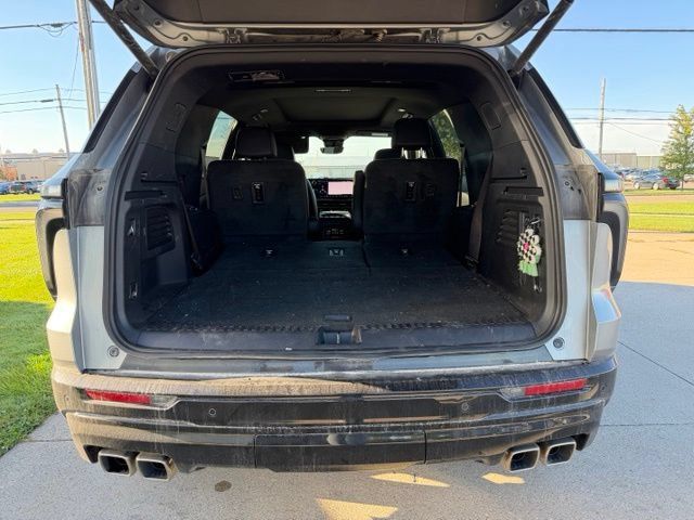 Used 2024 Chevrolet Traverse RS w/ LPO, Floor Liner Package AWD/4WD image 15