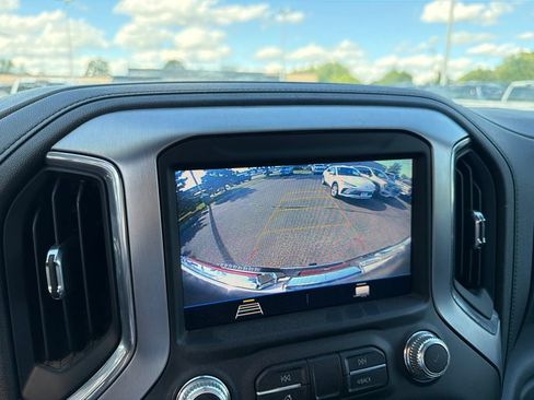Used 2023 GMC Sierra 3500 SLE w/ Remote Start Package AWD/4WD image 15