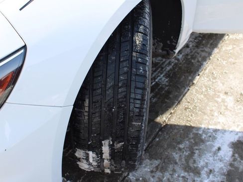 Used 2017 Chevrolet Malibu LT image 12