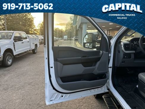 New 2024 Ford F550 4x4 Regular Cab Super Duty image 19