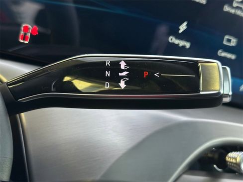 New 2026 Cadillac Vistiq Premium Luxury image 32